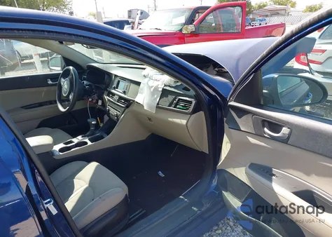 2017 Kia Optima Lx z USA, uszkodzony, nr VIN 5XXGT4L30HG154298